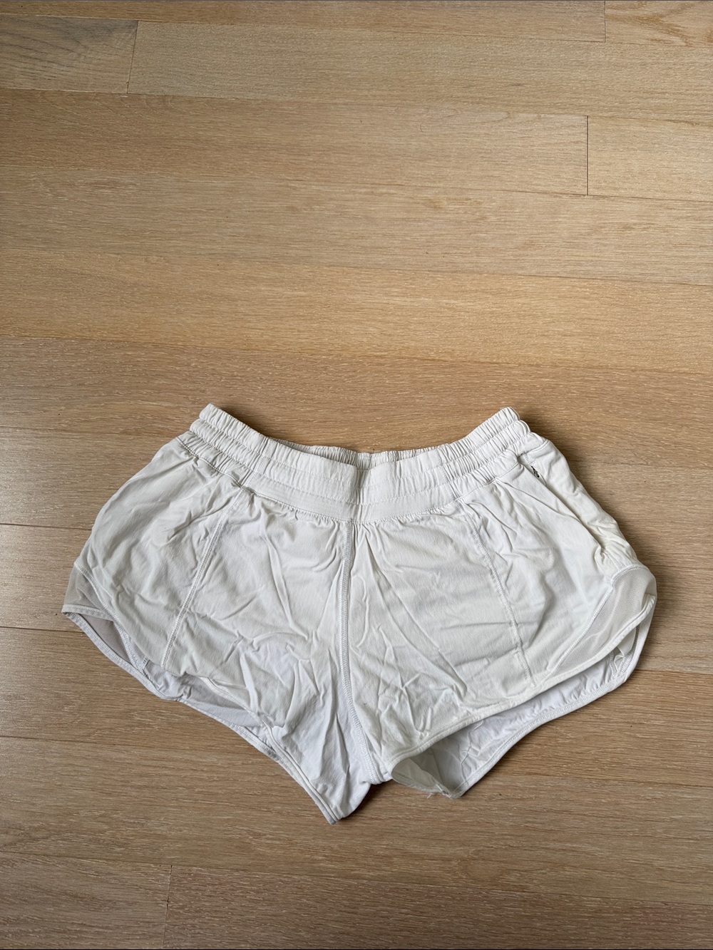Lululemon Hot Short Size 4 White